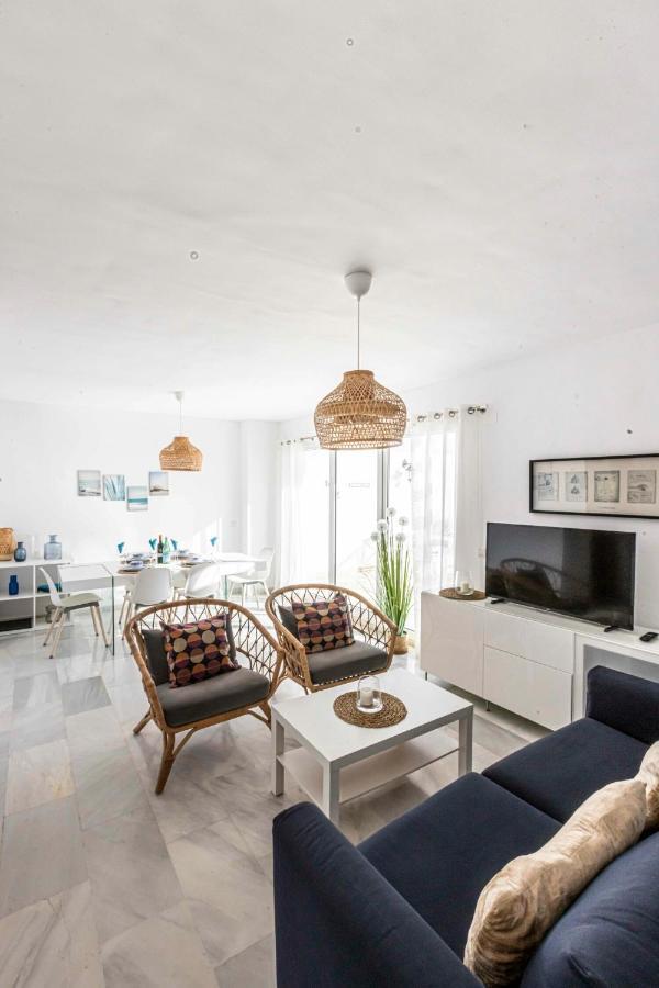 Sitio de Calahonda Frontline Beach Penthouse In Mi Capricho מראה חיצוני תמונה